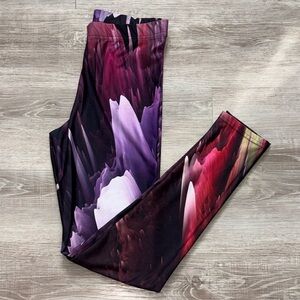 Fellow Citizens 🇨🇦 beautiful abstract leggings